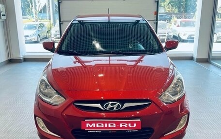 Hyundai Solaris II рестайлинг, 2011 год, 600 000 рублей, 2 фотография