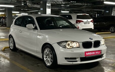 BMW 1 серия, 2010 год, 720 000 рублей, 2 фотография