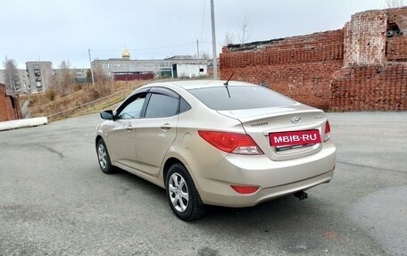 Hyundai Solaris II рестайлинг, 2011 год, 780 000 рублей, 2 фотография