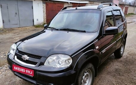 Chevrolet Niva I рестайлинг, 2016 год, 850 000 рублей, 2 фотография