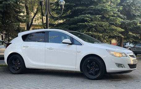 Opel Astra J, 2011 год, 790 000 рублей, 3 фотография