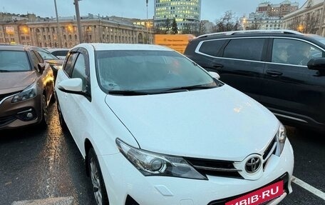 Toyota Auris II, 2013 год, 1 550 000 рублей, 16 фотография