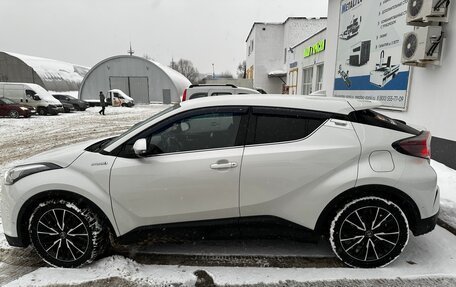 Toyota C-HR I рестайлинг, 2018 год, 2 700 000 рублей, 6 фотография