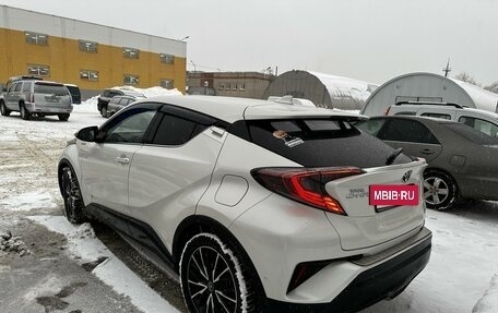 Toyota C-HR I рестайлинг, 2018 год, 2 700 000 рублей, 8 фотография