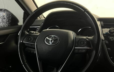 Toyota Camry, 2018 год, 3 250 000 рублей, 9 фотография