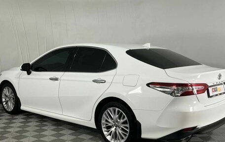 Toyota Camry, 2018 год, 3 250 000 рублей, 7 фотография