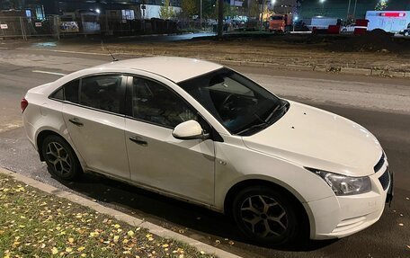 Chevrolet Cruze II, 2012 год, 595 000 рублей, 3 фотография