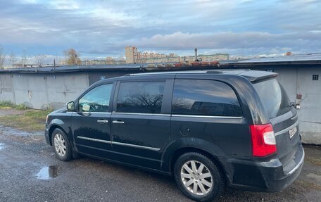 Chrysler Voyager IV, 2014 год, 2 600 000 рублей, 5 фотография