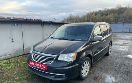 Chrysler Voyager IV, 2014 год, 2 600 000 рублей, 4 фотография