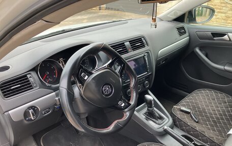 Volkswagen Jetta VI, 2016 год, 1 550 000 рублей, 12 фотография