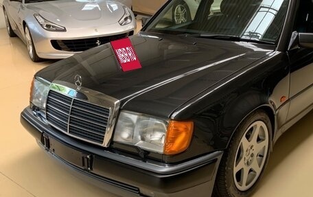 Mercedes-Benz E-Класс, 1994 год, 12 250 000 рублей, 2 фотография