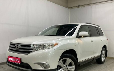 Toyota Highlander III, 2012 год, 2 440 000 рублей, 1 фотография