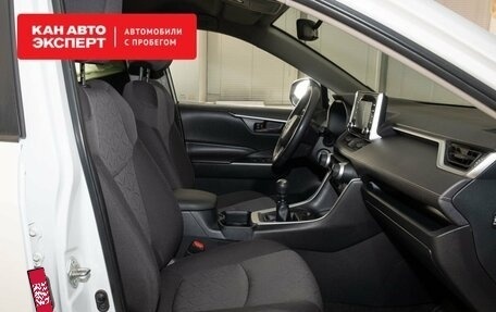 Toyota RAV4, 2021 год, 3 400 000 рублей, 6 фотография