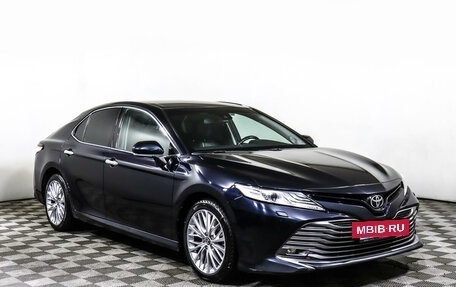 Toyota Camry, 2018 год, 3 097 000 рублей, 3 фотография