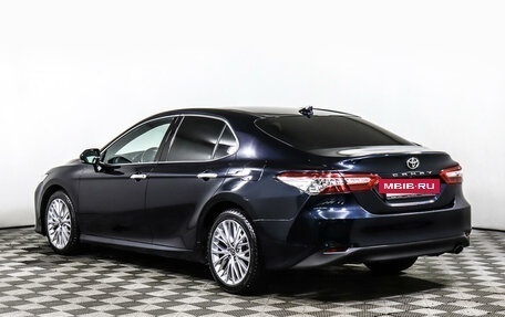 Toyota Camry, 2018 год, 3 097 000 рублей, 7 фотография