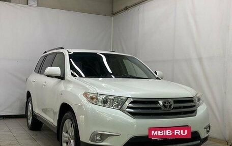 Toyota Highlander III, 2012 год, 2 440 000 рублей, 3 фотография