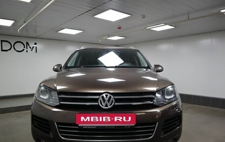 Volkswagen Touareg III, 2011 год, 1 950 000 рублей, 3 фотография