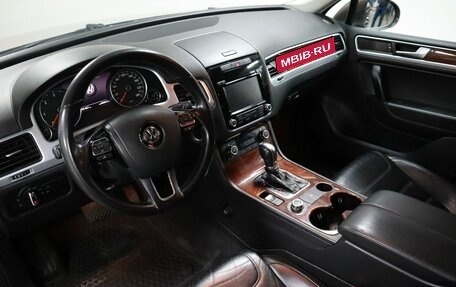 Volkswagen Touareg III, 2011 год, 1 950 000 рублей, 14 фотография