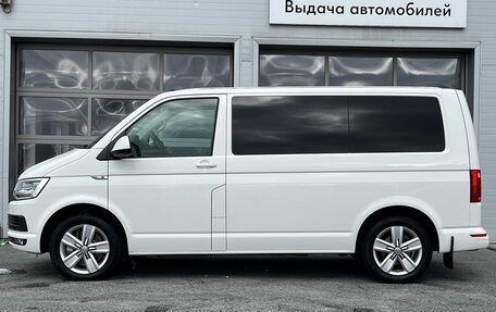 Volkswagen Multivan T6 рестайлинг, 2017 год, 3 990 000 рублей, 4 фотография