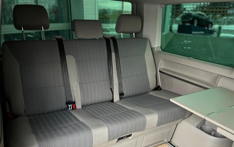 Volkswagen Multivan T6 рестайлинг, 2017 год, 3 990 000 рублей, 17 фотография