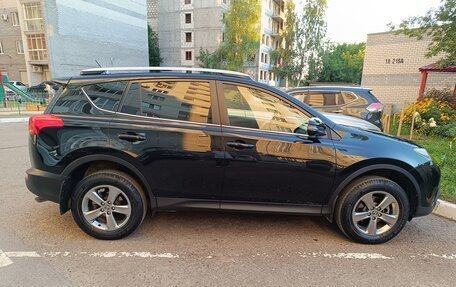 Toyota RAV4, 2015 год, 2 300 000 рублей, 3 фотография