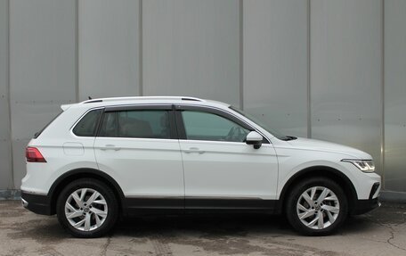 Volkswagen Tiguan II, 2021 год, 2 950 000 рублей, 5 фотография