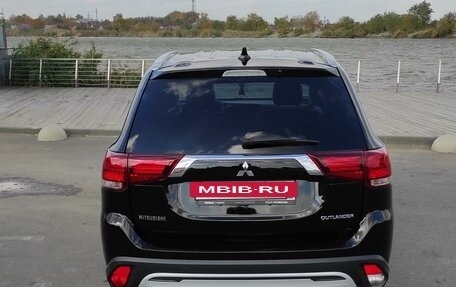 Mitsubishi Outlander III рестайлинг 3, 2019 год, 2 500 000 рублей, 5 фотография