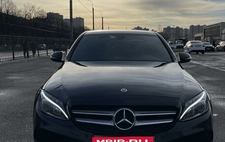 Mercedes-Benz C-Класс, 2018 год, 3 200 000 рублей, 1 фотография