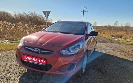 Hyundai Solaris II рестайлинг, 2011 год, 750 000 рублей, 3 фотография