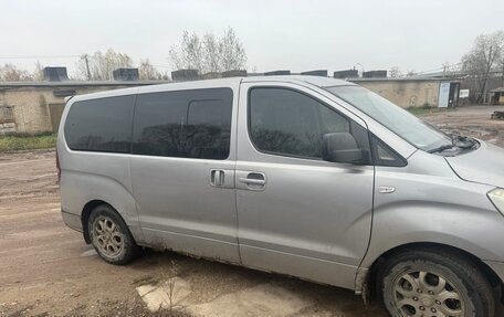 Hyundai H-1 II рестайлинг, 2010 год, 600 000 рублей, 1 фотография