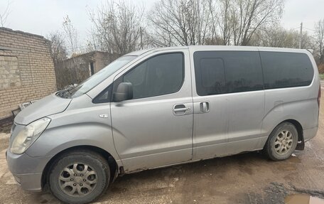 Hyundai H-1 II рестайлинг, 2010 год, 600 000 рублей, 3 фотография