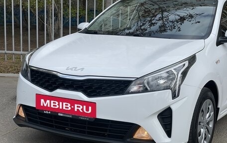 KIA Rio IV, 2021 год, 1 730 000 рублей, 2 фотография