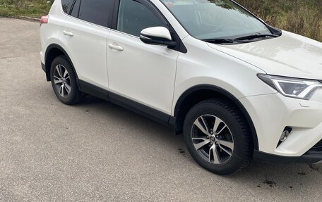 Toyota RAV4, 2017 год, 3 100 000 рублей, 1 фотография