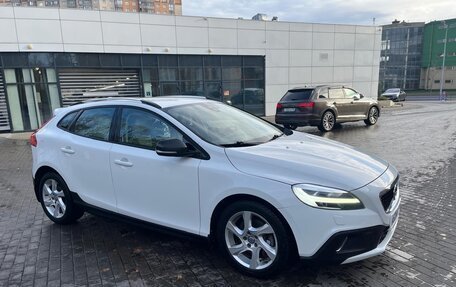 Volvo V40 Cross Country I, 2017 год, 2 150 000 рублей, 7 фотография