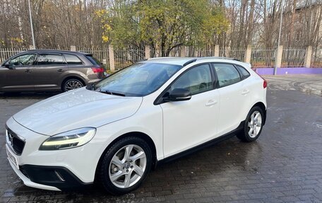 Volvo V40 Cross Country I, 2017 год, 2 150 000 рублей, 3 фотография