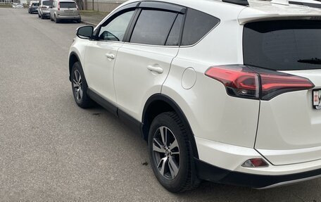 Toyota RAV4, 2017 год, 3 100 000 рублей, 6 фотография