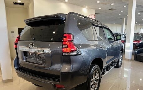 Toyota Land Cruiser Prado 150 рестайлинг 2, 2020 год, 6 590 000 рублей, 6 фотография