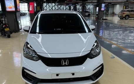 Honda Fit, 2021 год, 1 980 000 рублей, 2 фотография