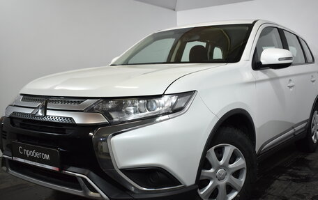 Mitsubishi Outlander III рестайлинг 3, 2019 год, 2 059 000 рублей, 3 фотография