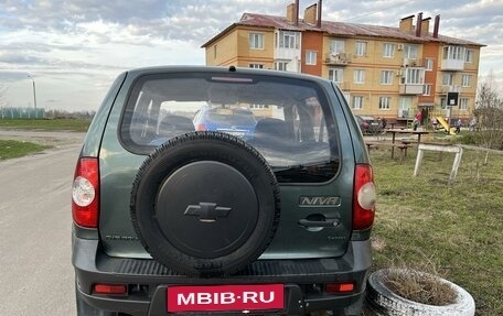 Chevrolet Niva I рестайлинг, 2011 год, 550 000 рублей, 4 фотография