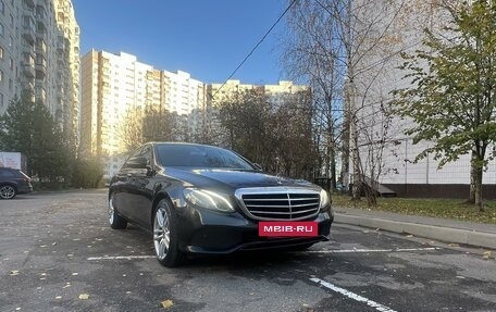 Mercedes-Benz E-Класс, 2019 год, 3 800 000 рублей, 4 фотография