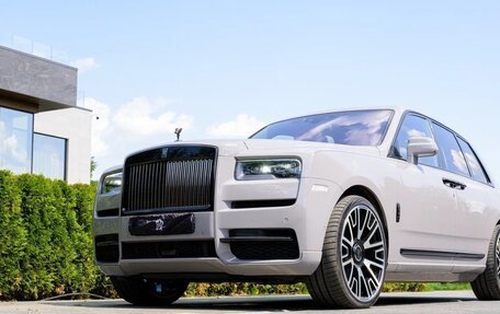 Rolls-Royce Cullinan, 2021 год, 52 000 000 рублей, 2 фотография