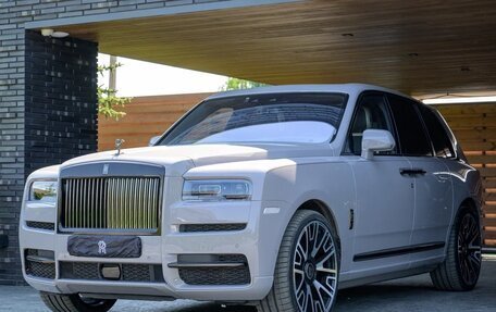 Rolls-Royce Cullinan, 2021 год, 52 000 000 рублей, 4 фотография