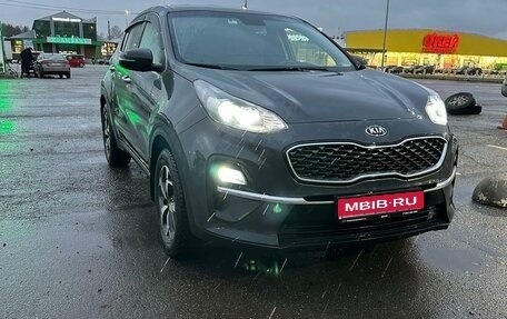 KIA Sportage IV рестайлинг, 2020 год, 2 450 000 рублей, 2 фотография