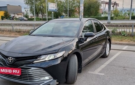 Toyota Camry, 2020 год, 2 650 000 рублей, 6 фотография