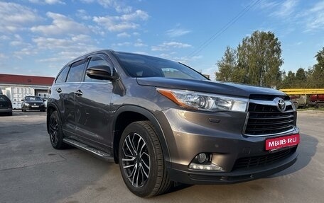 Toyota Highlander III, 2015 год, 3 500 000 рублей, 2 фотография