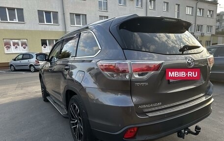 Toyota Highlander III, 2015 год, 3 500 000 рублей, 6 фотография