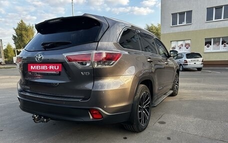 Toyota Highlander III, 2015 год, 3 500 000 рублей, 5 фотография