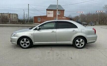 Toyota Avensis III рестайлинг, 2005 год, 700 000 рублей, 3 фотография