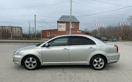 Toyota Avensis III рестайлинг, 2005 год, 700 000 рублей, 4 фотография